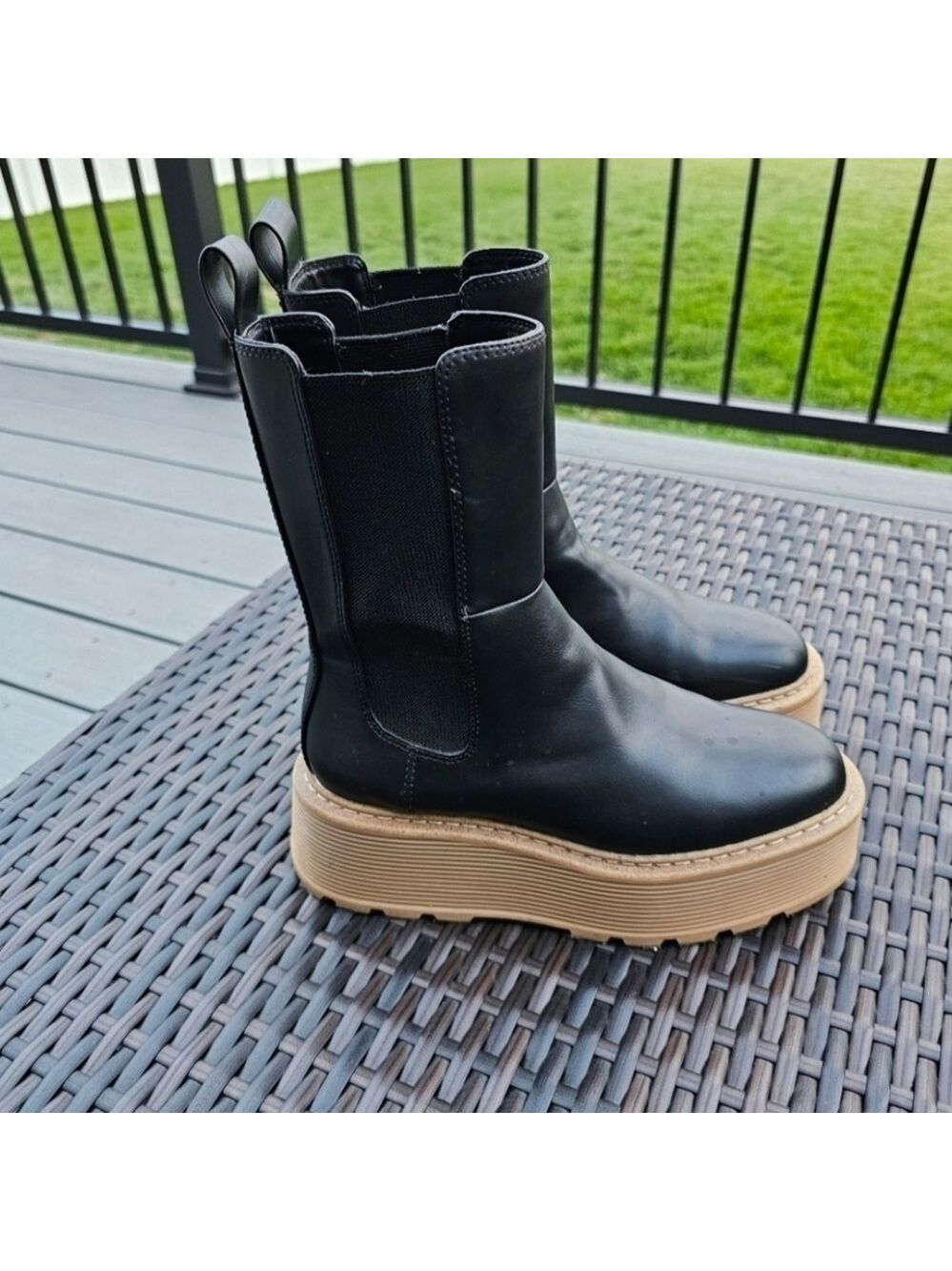 H&M High Profile Chelsea Boots - Picture 5 of 8